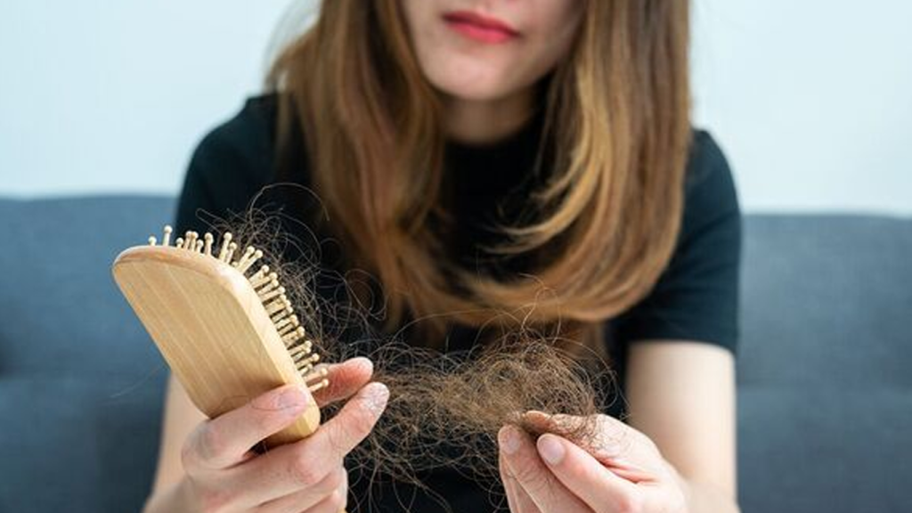 علت ریزش مو در بانوان